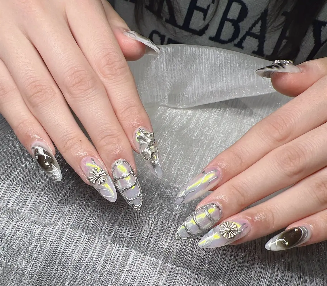 ネイル オーロラネイル チークネイル 長さ出し フットネイル フレンチネイル ハンドネイル Lee Nailsのネイルデザイン