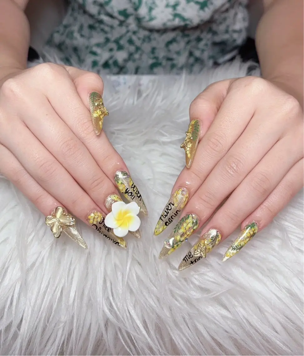 ネイル ハンドネイル Rosy Nail Galleryのネイルデザイン