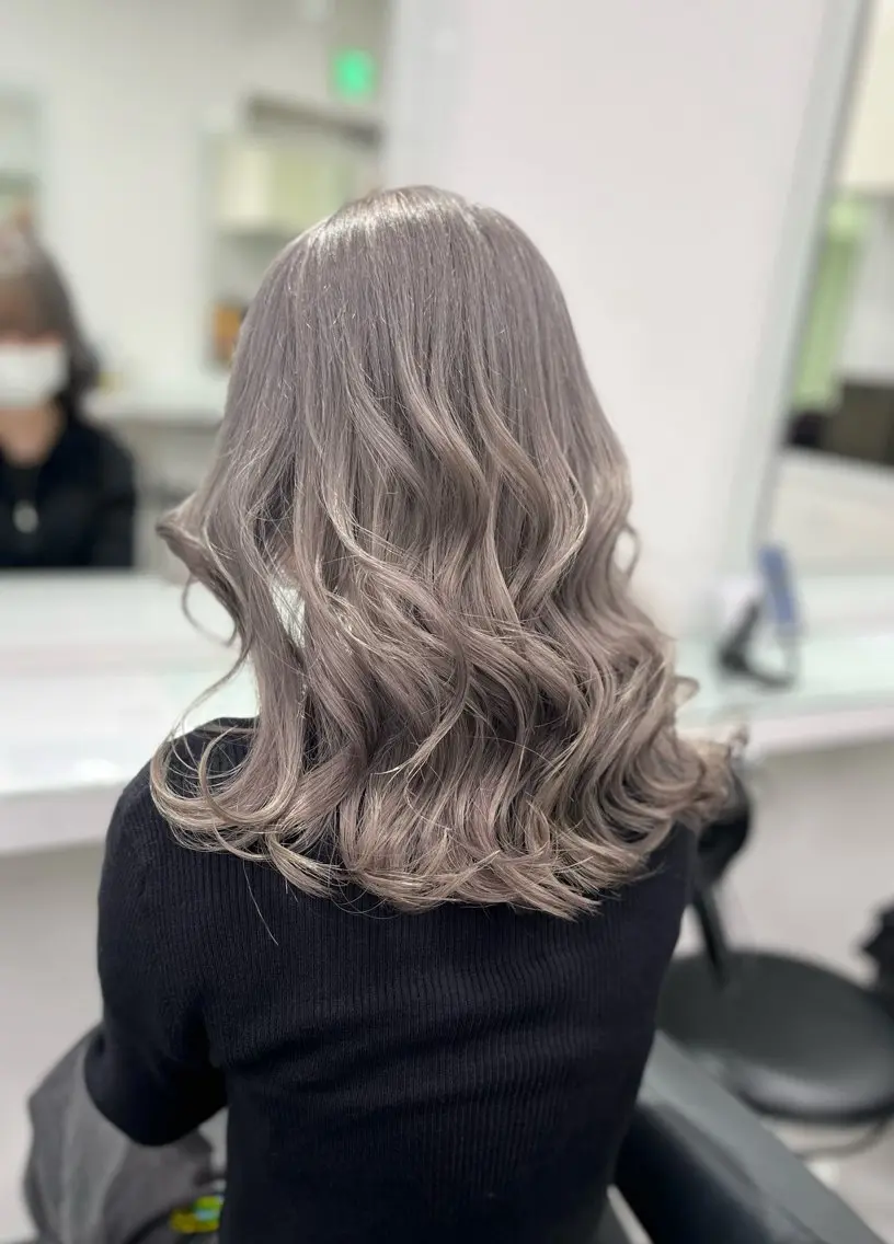 セミロング カラー パーマ ヘアアレンジ メンズ メンズブリーチ ブリーチ ラベンダーカラー シルバー ヘアカラー ♡ 𝐑𝐈𝐎♡のヘアスタイル