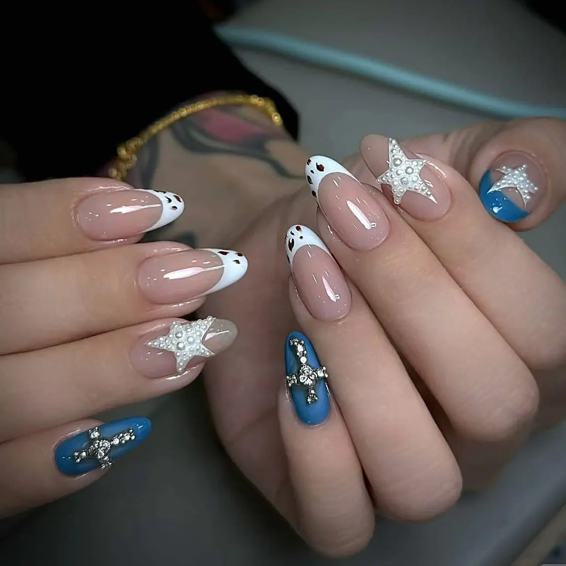 ネイル アートネイル ボルドー フレンチネイル ジェルネイル 氷ネイル・うるうるネイル ハンドネイル Julie NailSalonのネイルデザイン