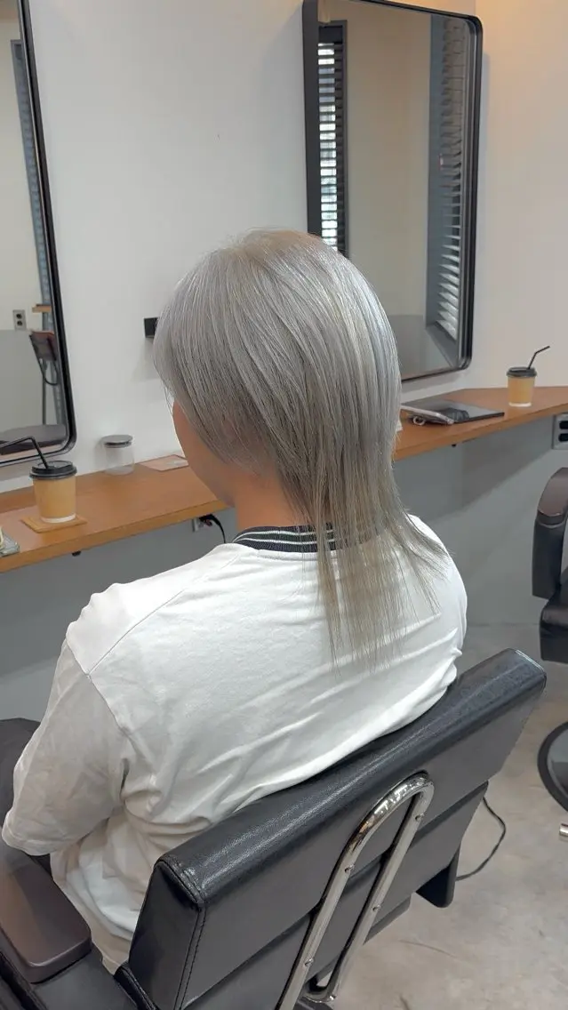 ミディアム メンズ ヘアカラー トリートメント まろやかなベージュ 小池春樹のヘアスタイル