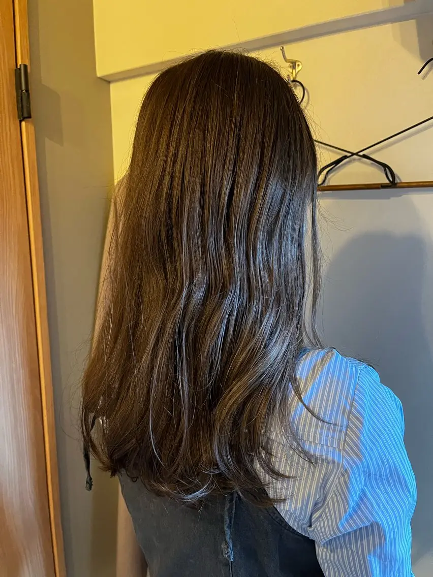 セミロング 伊藤 由季のヘアスタイル