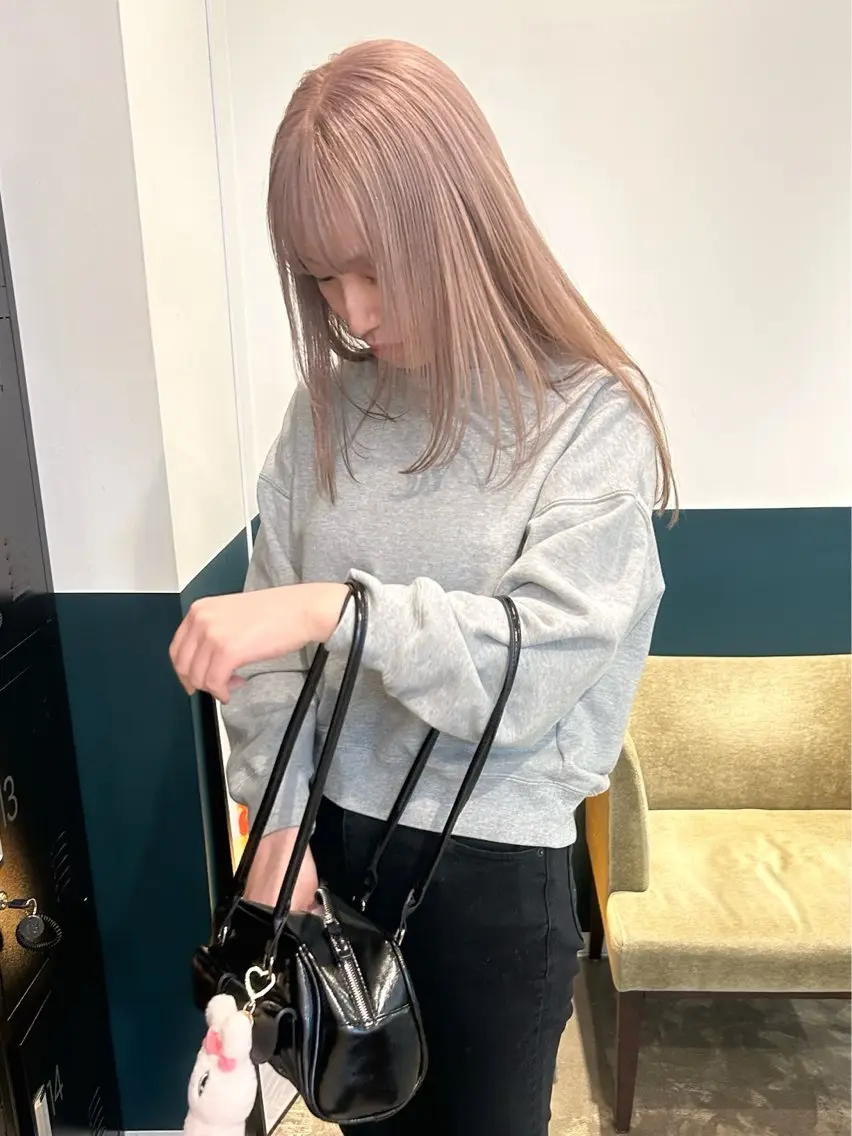 セミロング カラー ブリーチ グレージュ ミルクティーグレージュ カット ヘアカラー カラーリスト菅野 竜矢🌈のヘアスタイル