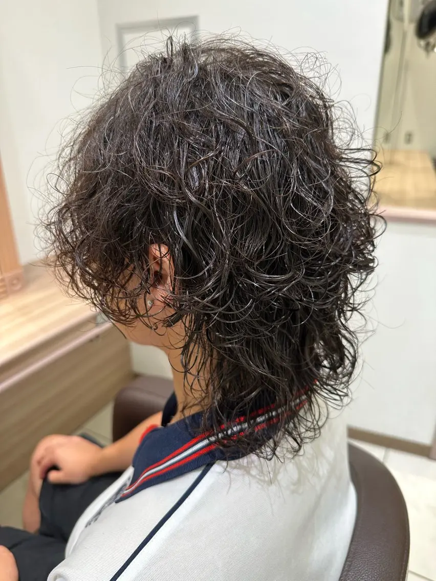 ショート パーマ メンズ メンズパーマ ツイストスパイラルパーマ 波巻きパーマ メンズウルフカット ウルフカット タッセルボブ× 美髪・髪質改善のヘアスタイル