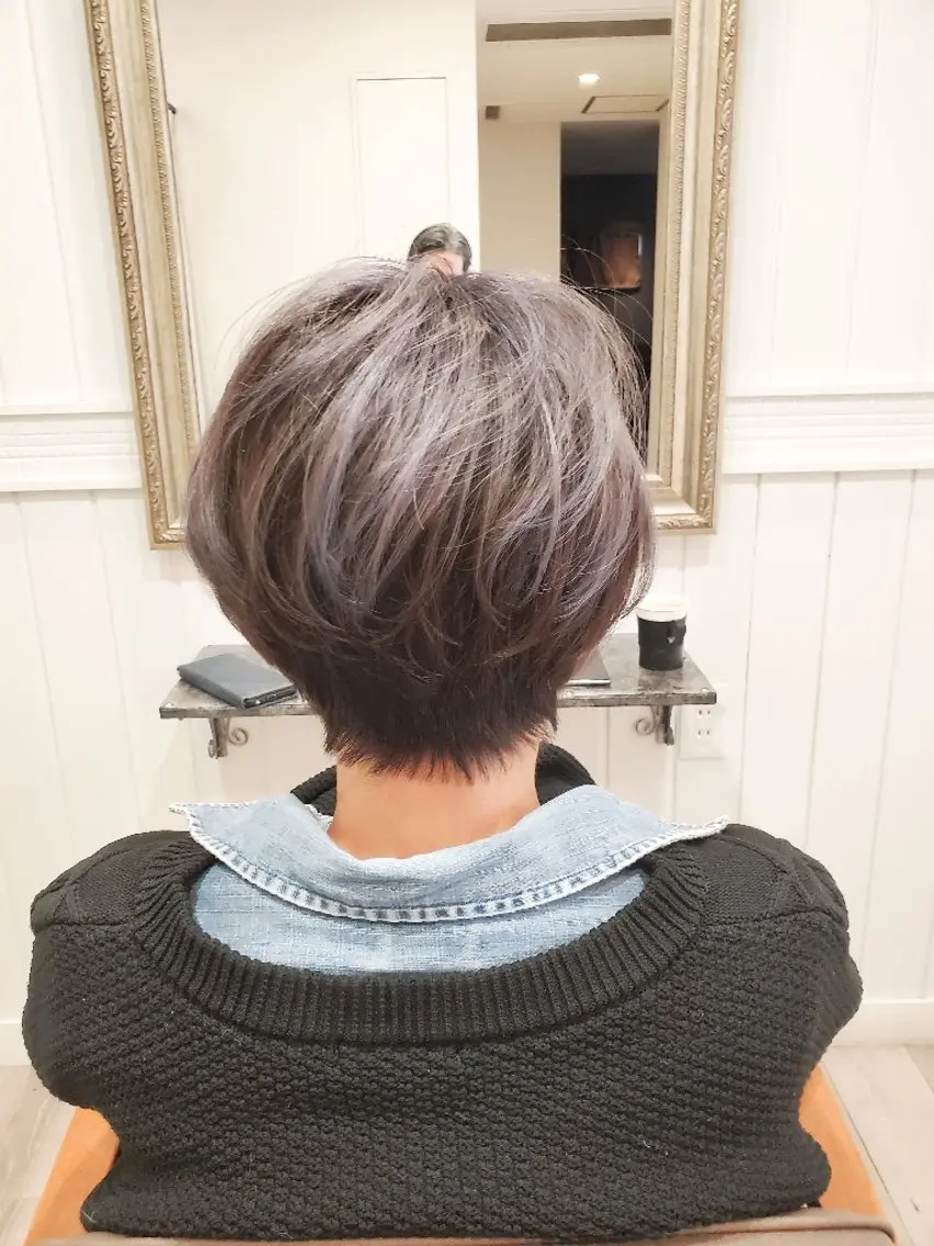 ショート カラー ブリーチ 小顔カット 松浦 正春のヘアスタイル