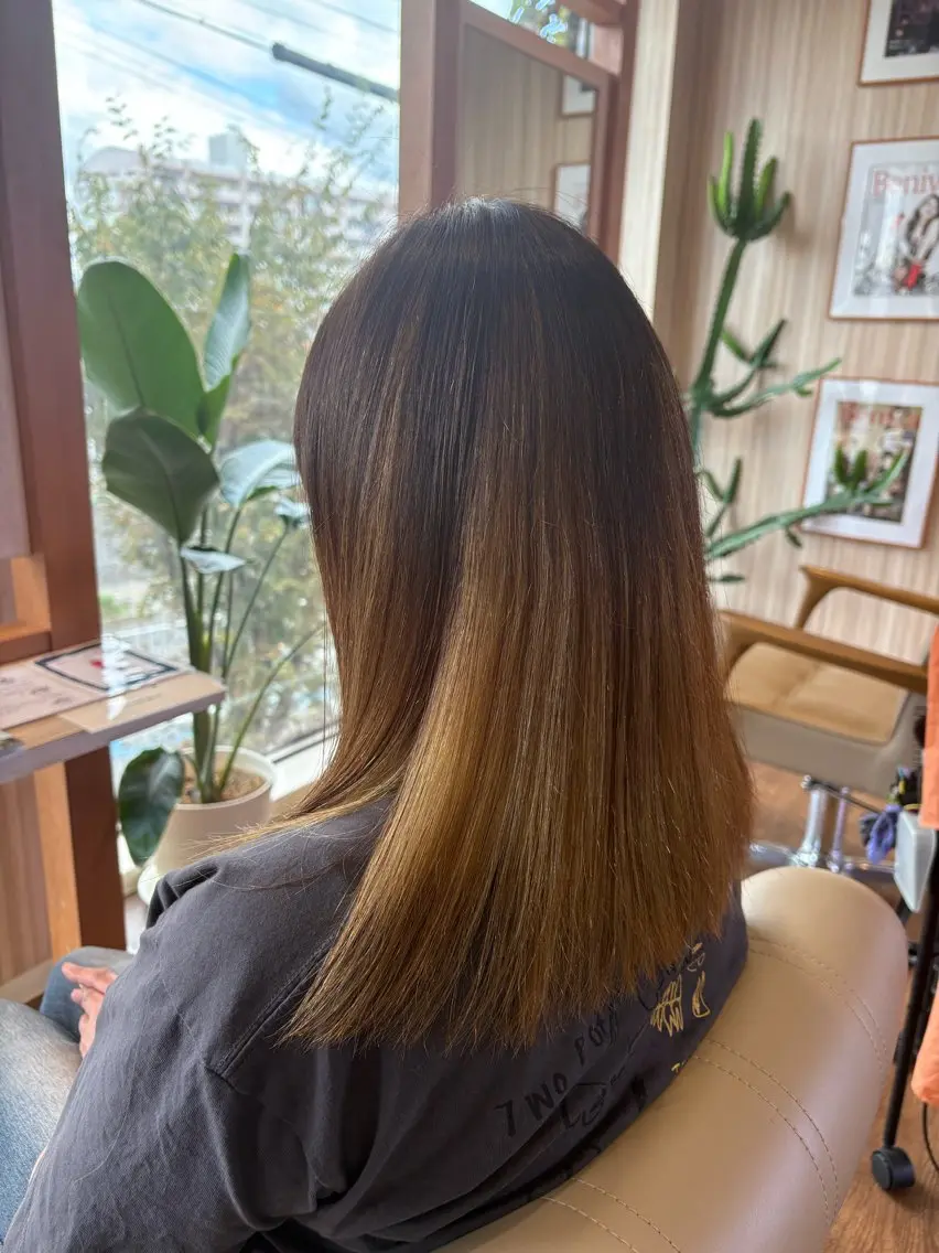 ロング パーマ ストレートパーマ カット 縮毛矯正 小山 玲緒のヘアスタイル