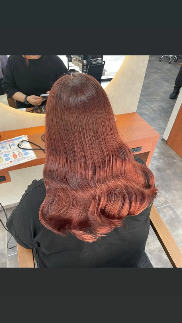 セミロング カット ヘアカラー 佐藤 菜穂のヘアスタイル
