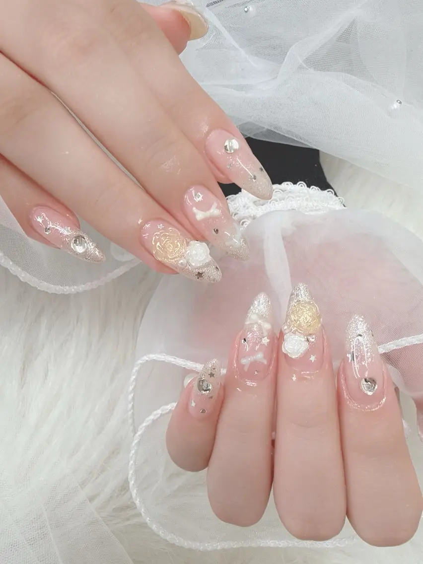 ネイル オーロラネイル クリアネイル フラッシュネイル フレンチネイル ジェルネイル ハンドネイル Sakura Nail Salonのネイルデザイン