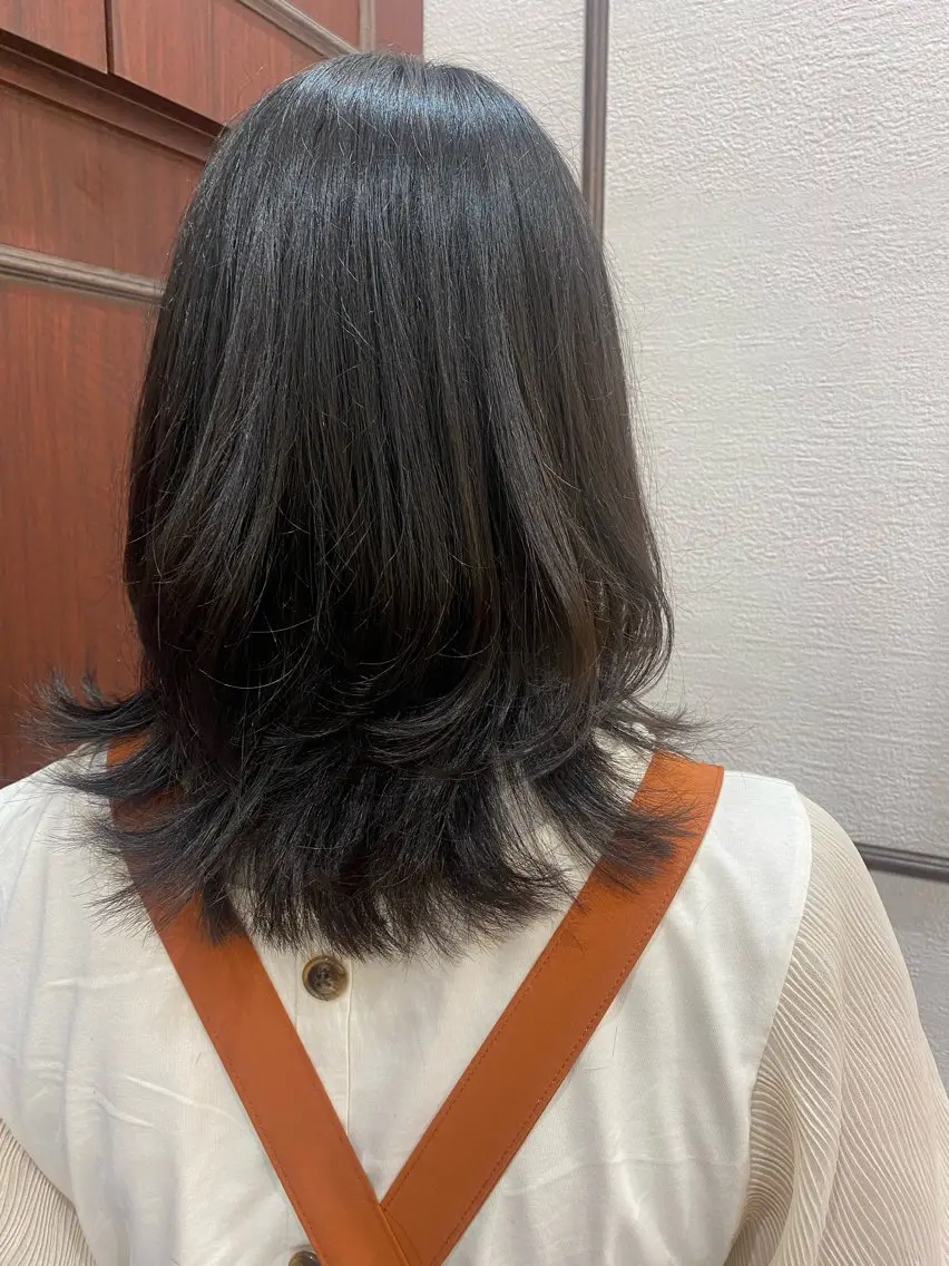 ミディアム くびれヘア 佐藤 優衣のヘアスタイル