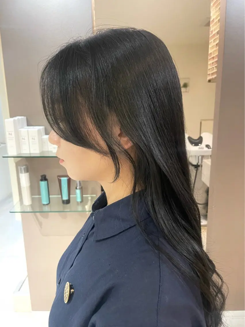 セミロング カラー 顔周りカット 小顔カット KAI RIKAのヘアスタイル