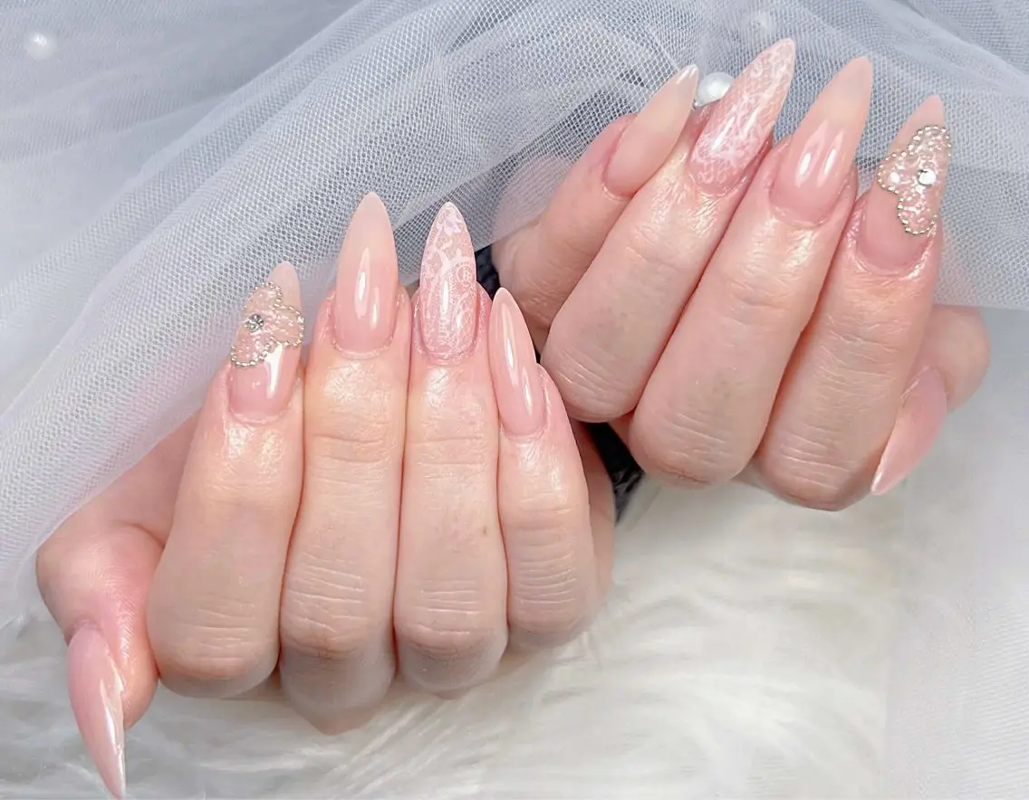 ネイル アートネイル オーロラネイル チークネイル 長さ出し フットネイル Miya _nailのネイルデザイン