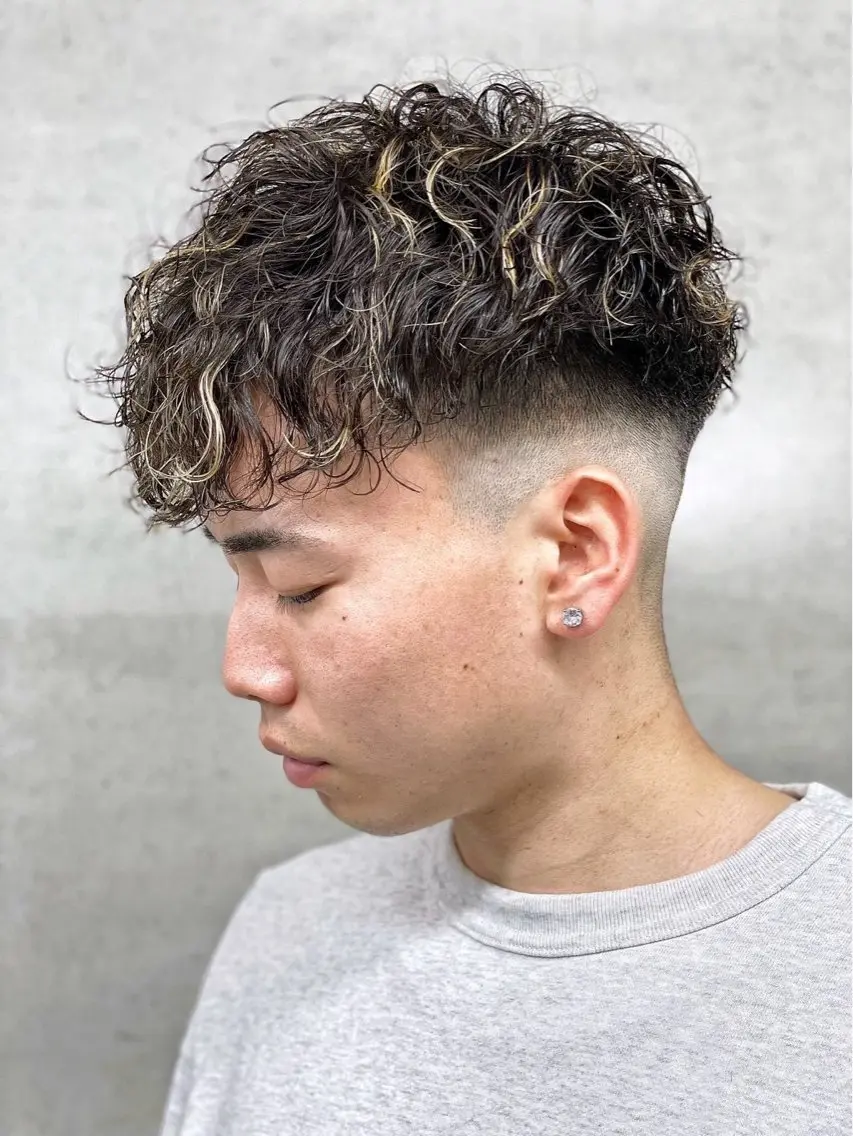 ショート メンズ メンズハイライト ハイライト 松田 潤平／メンズ特化のヘアスタイル