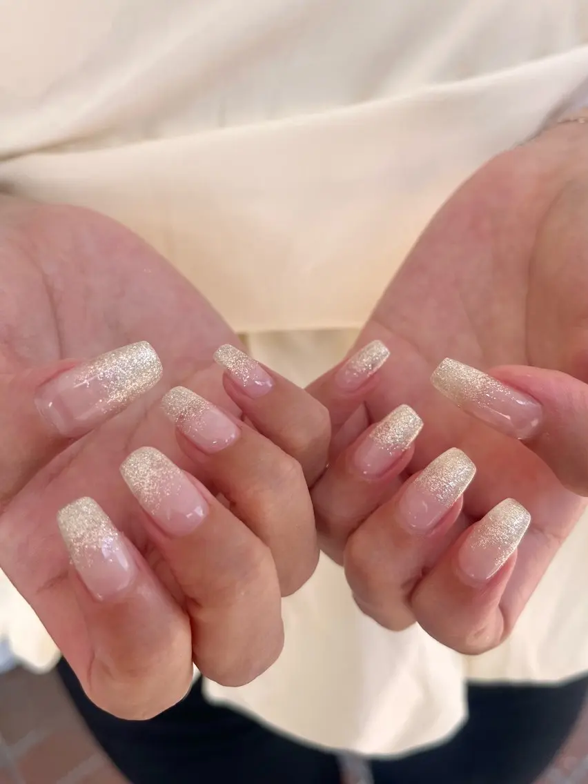 ネイル グラデーション ラメ(グリッター) ラメグラデーション シルバー ハンドネイル ballie／小野原 なつみのネイルデザイン