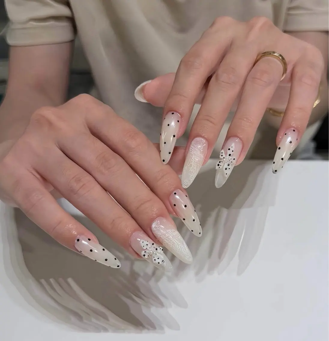ネイル アートネイル ボルドー フレンチネイル ジェルネイル 氷ネイル・うるうるネイル ハンドネイル Julie NailSalonのネイルデザイン