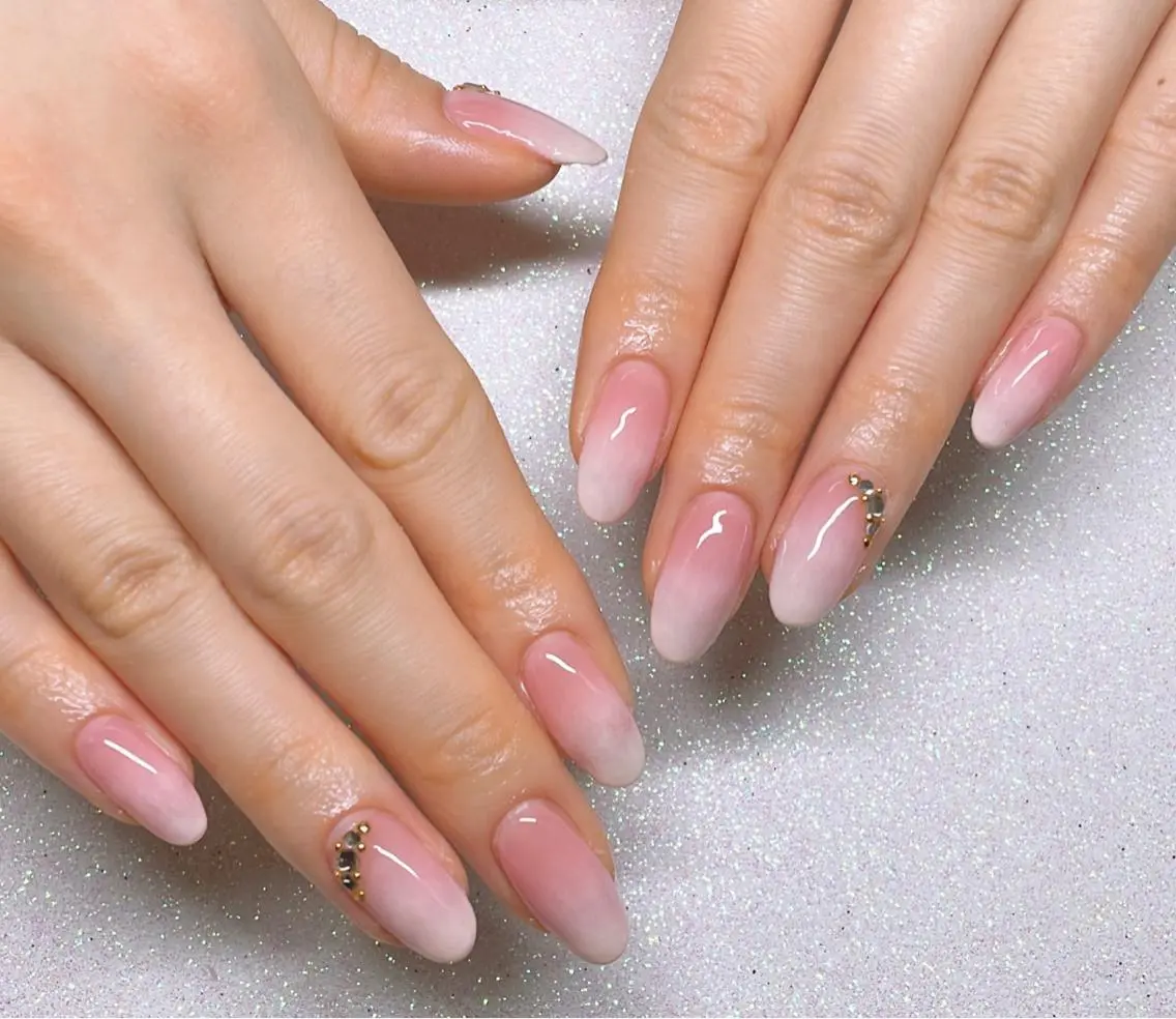 ネイル ハンドネイル VIERU 🌈🎀💖のネイルデザイン