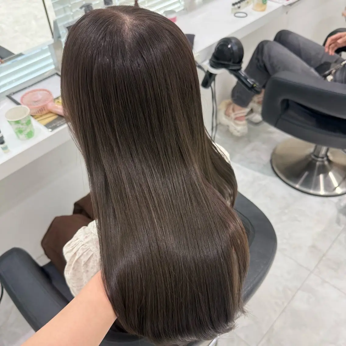 カラー ヘアカラー トリートメント 🤍ブリーチなし ブラウンhimi🤍のヘアスタイル