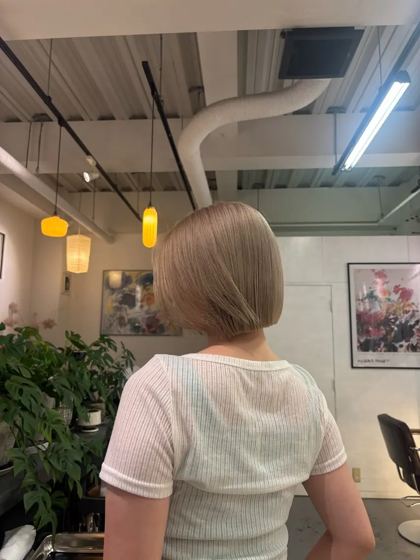 ショート ヘアカラー ooitヨシダ ミナミのヘアスタイル