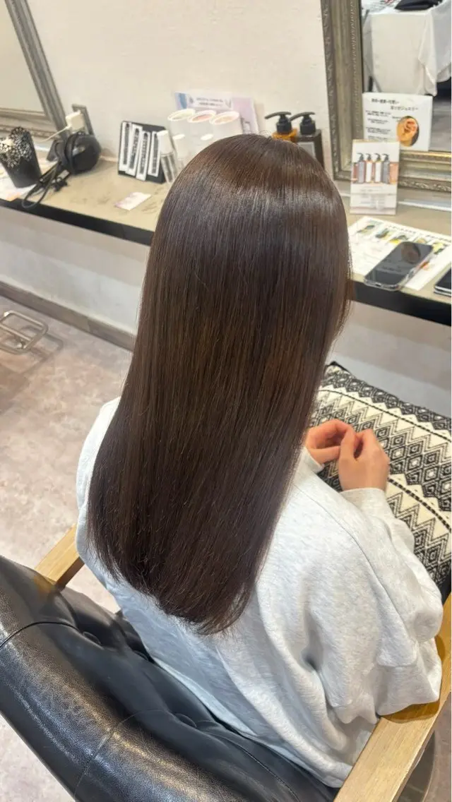 カラー 平口 綾花のヘアスタイル