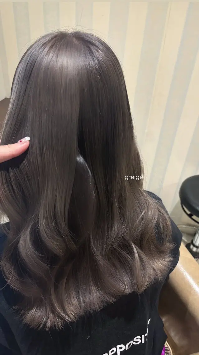 ロング カラー ブリーチ グレージュ ふうか 心斎橋美容室のヘアスタイル