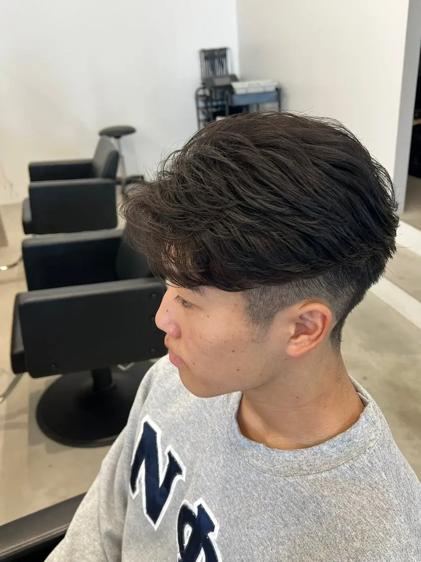 ショート パーマ メンズ フェードカット メンズパーマ ニュアンスパーマ カット パーマ 小松崎 翔太のヘアスタイル