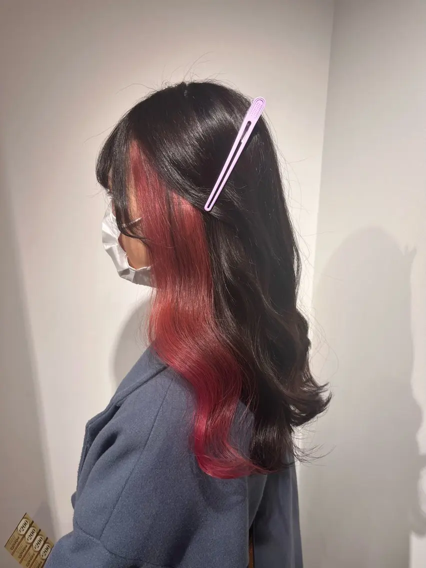 ロング カラー インナーカラー レッドカラー ヘアカラー 吉原葵/ハイトーン /インナーカラーのヘアスタイル