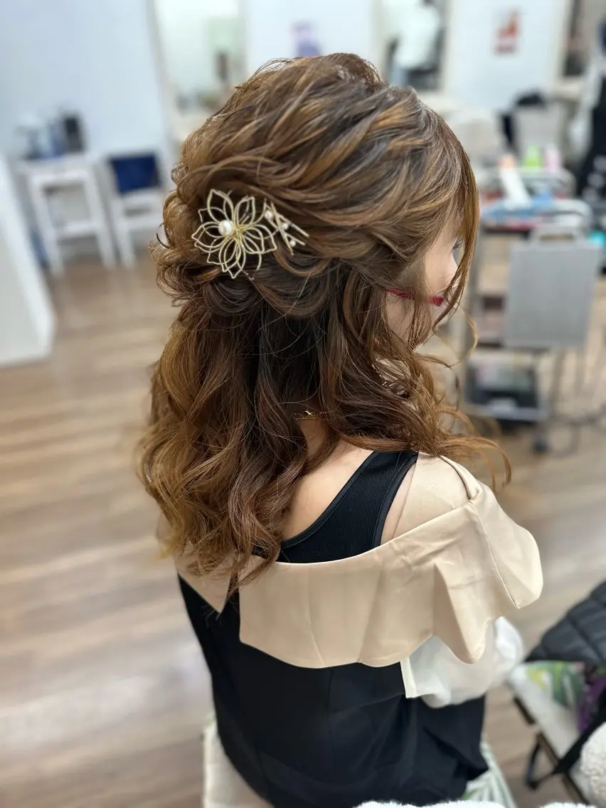 セミロング ヘアアレンジ ハーフアップ 結婚式・ブライダル ヘアセット GLOSS 心斎橋 山上のヘアスタイル