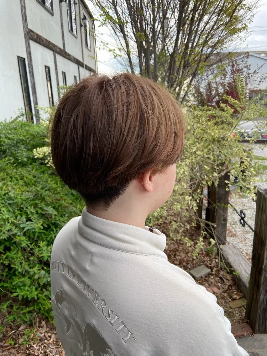 ショート カラー メンズ メンズブリーチ ベージュカラー ブリーチ ブラウンカラー ルプラボウ 沖  大雅のヘアスタイル