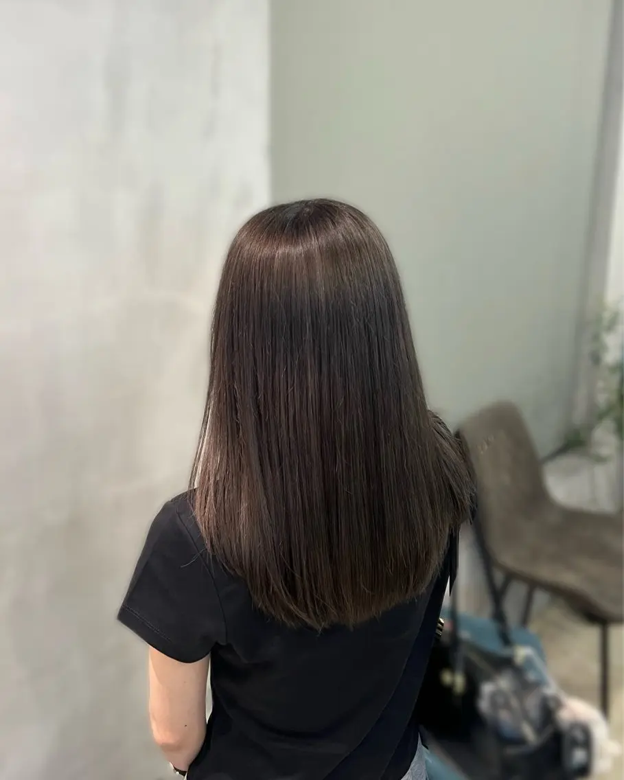 カラー ブリーチ グレージュ 平野 実優のヘアスタイル