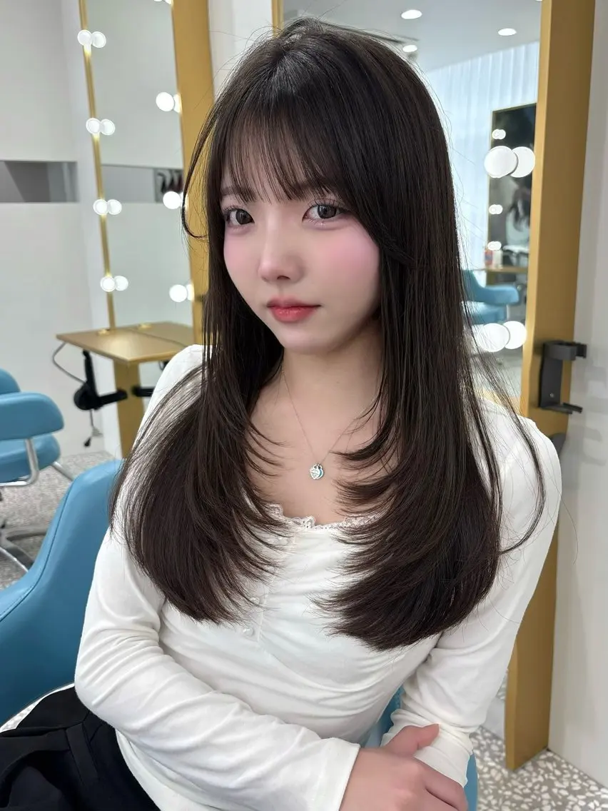ロング カラー ベージュカラー ブラウンカラー ブラウンベージュ チョコレートブラウン 透明感カラー カット ヘアカラー トリートメント 透明感カラー Nau🎀のヘアスタイル