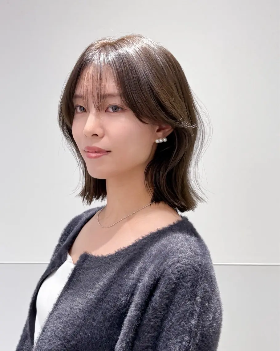 ショート カラー パーマ ヘアアレンジ 切りっぱなしボブ ボブレイヤー ボブ くびれヘア くせ毛 カット 縮毛矯正 トリートメント 切りっぱなしヘアボブ ミディアムヘアRYOのヘアスタイル