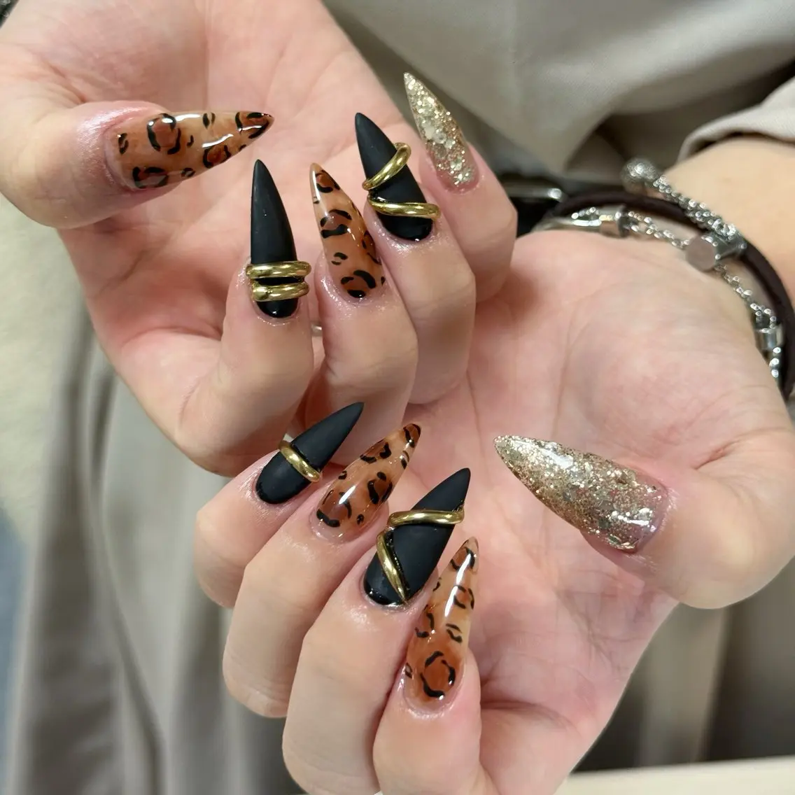 ネイル ボルドー ブラウン チークネイル ドット フットネイル Julli NailStudioのネイルデザイン