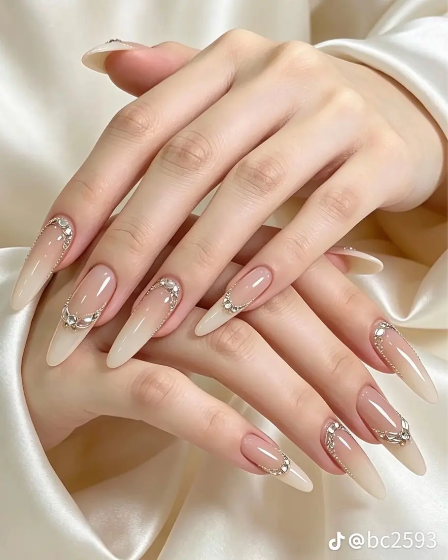 ネイル フラッシュネイル フレンチネイル グラデーション キラキラネイル 韓国ネイル ハンドネイル Hy nailsのネイルデザイン