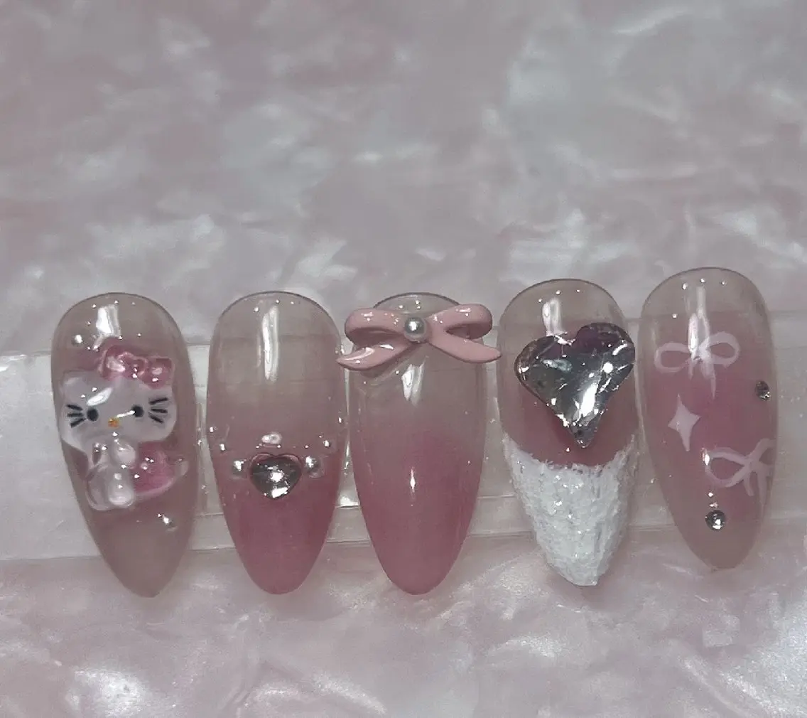 ネイル DOMI　NAIL 💅🏻のネイルデザイン