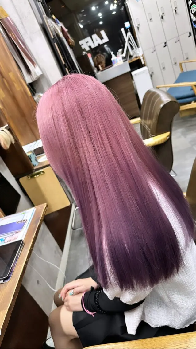ロング カラー グラデーションカラー ピンクカラー バイオレットカラー ヘアカラー トリートメント ヘアセット 難波ブリーチカラー 伊藤洋輝のヘアスタイル