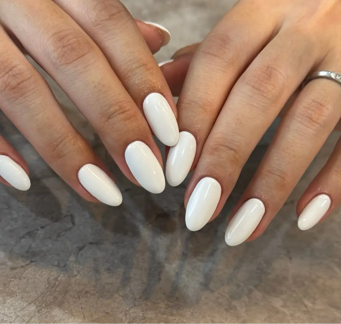 ネイル ホワイト ハンドネイル Blé nailのネイルデザイン