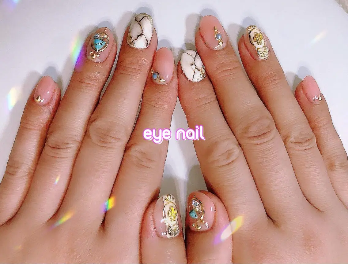 ネイル アートネイル ゴールド 大理石ネイル(マーブル) ピンク 春ネイル Eye nailのネイルデザイン