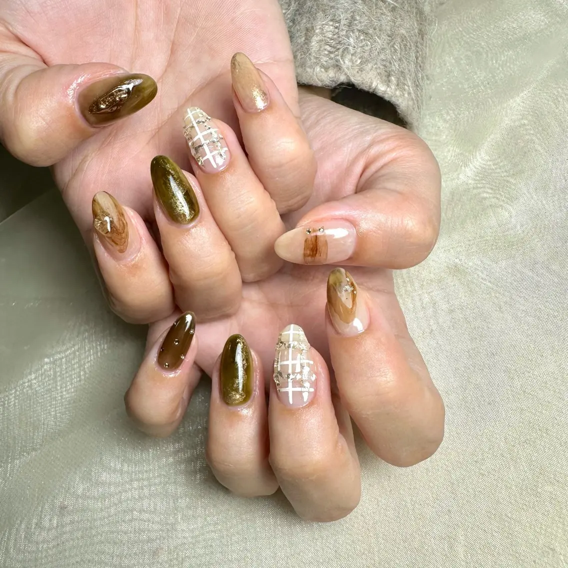 ネイル ハンドネイル 里見 麗のネイルデザイン