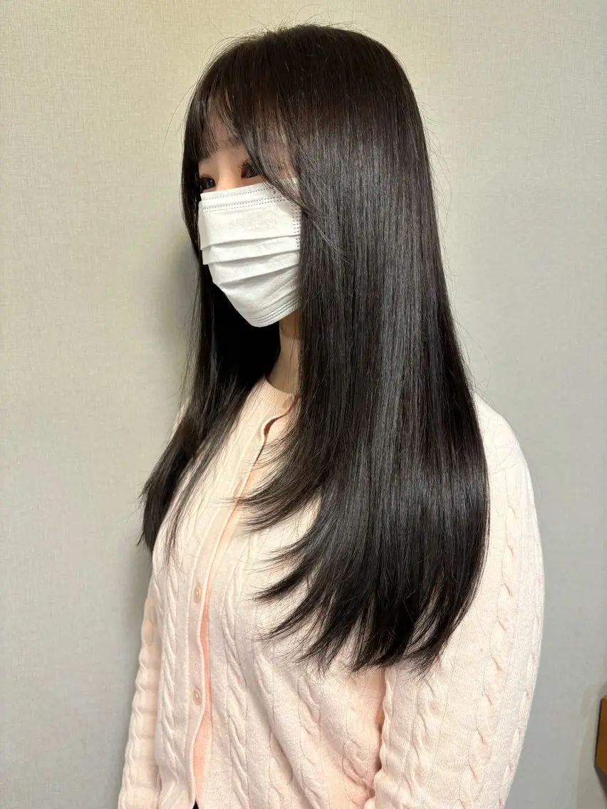 セミロング レイヤーカット 佐藤 爽香のヘアスタイル