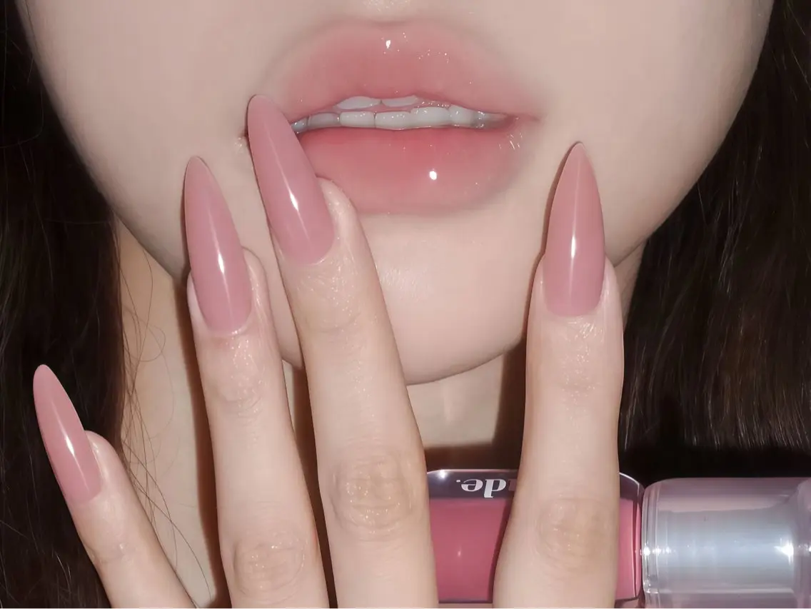 ネイル オーロラネイル チークネイル フットネイル フレンチネイル ジェルネイル ハンドネイル ハンドケア NEW NAIL💞 yuki🔥のネイルデザイン