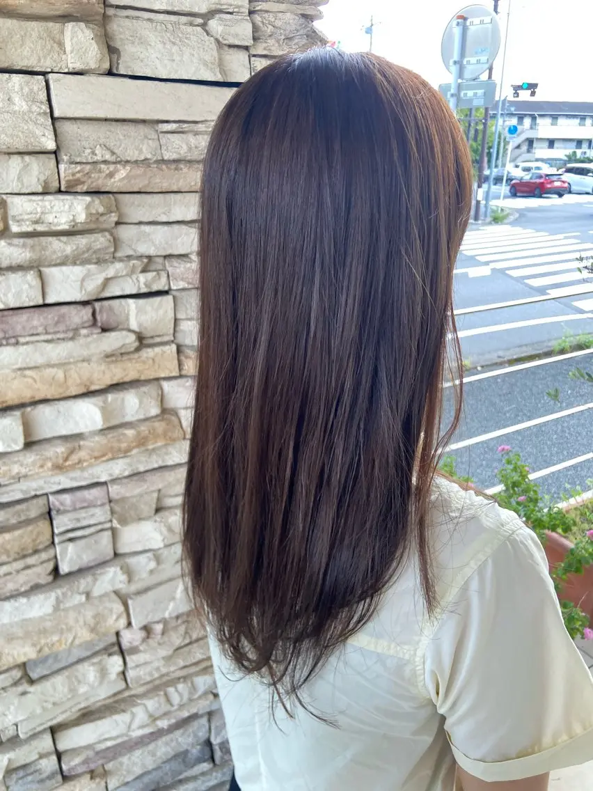 セミロング カラー アッシュ アッシュブラウン ブラウンカラー 顔周りカット シースルーバング カット ヘアカラー トリートメント コバヤシ ユウスケのヘアスタイル