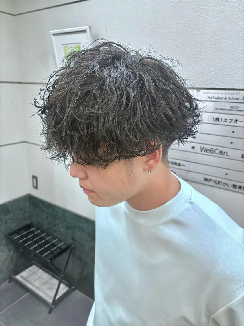 ショート パーマ スパイラルパーマ 穐田 航のヘアスタイル