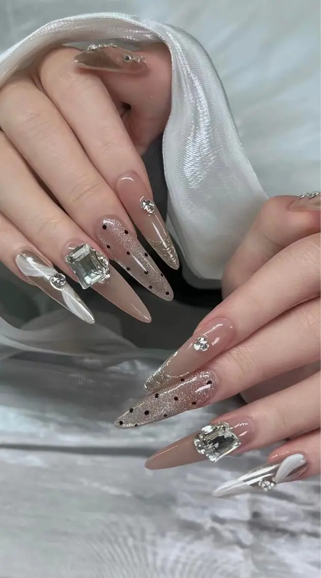 ネイル ハンドネイル T.Lee Nail Lilyのネイルデザイン