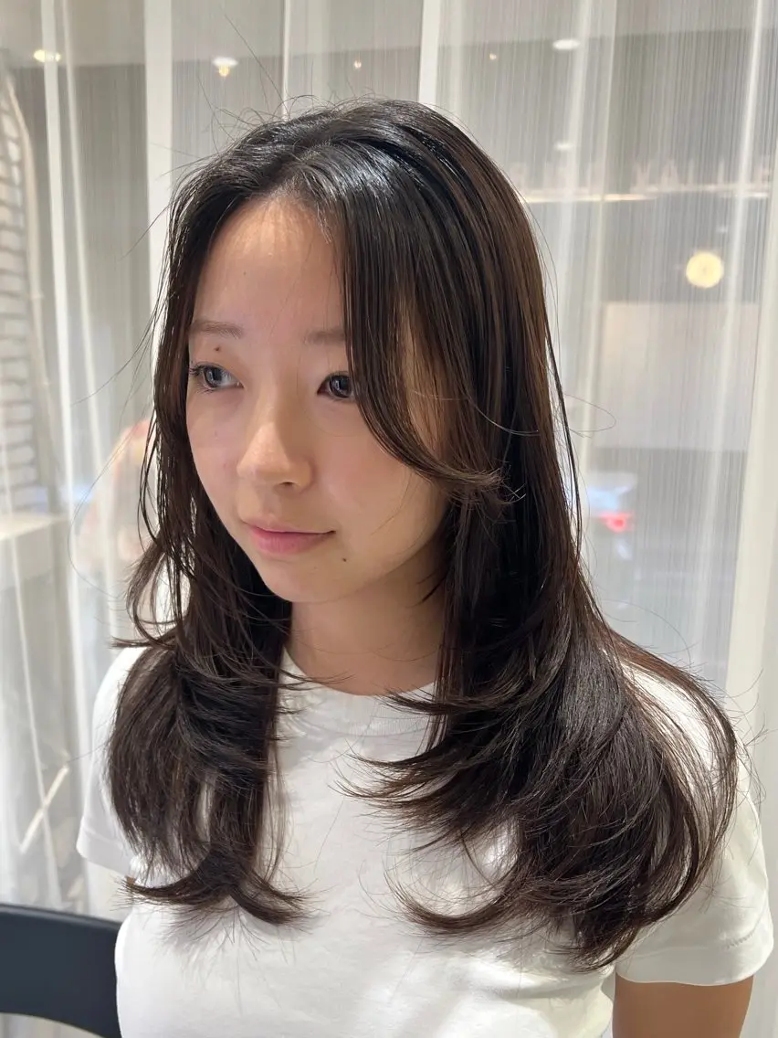 ミディアム レイヤーカット カット ヘアカラー トリートメント レイヤーカット 早崎太生のヘアスタイル