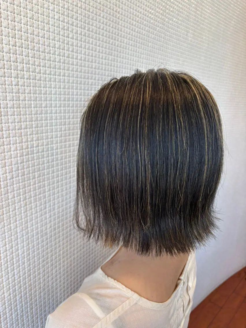 ミディアム カラー ブリーチ ハイライトカラー ハイライト 榧木 萌香のヘアスタイル