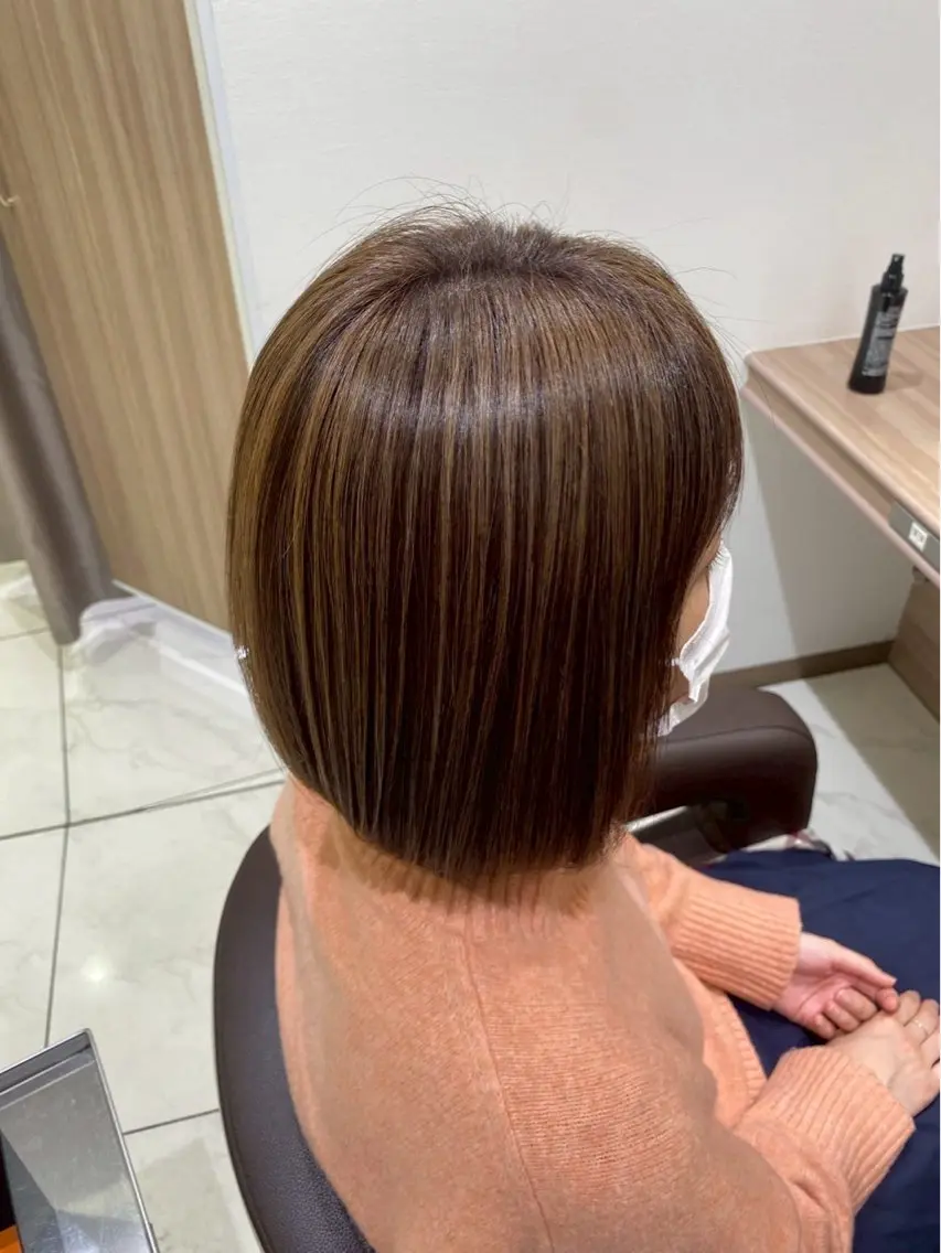 カット+脱白髪染めカラーの写真