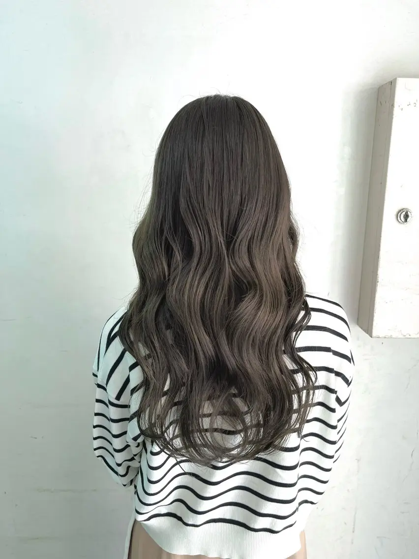 ロング カラー グレージュ オリーブグレージュ オリーブグレー 横浜/カットモデル 佐藤桃香 🦥のヘアスタイル
