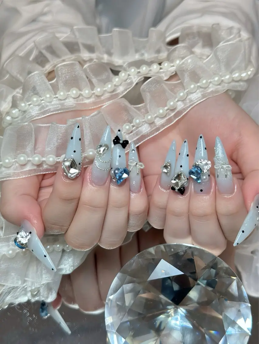 ネイル チークネイル ドット フレンチネイル グラデーション ハート ハンドネイル ハンドケア Eli Muse 新宿ネイルのネイルデザイン