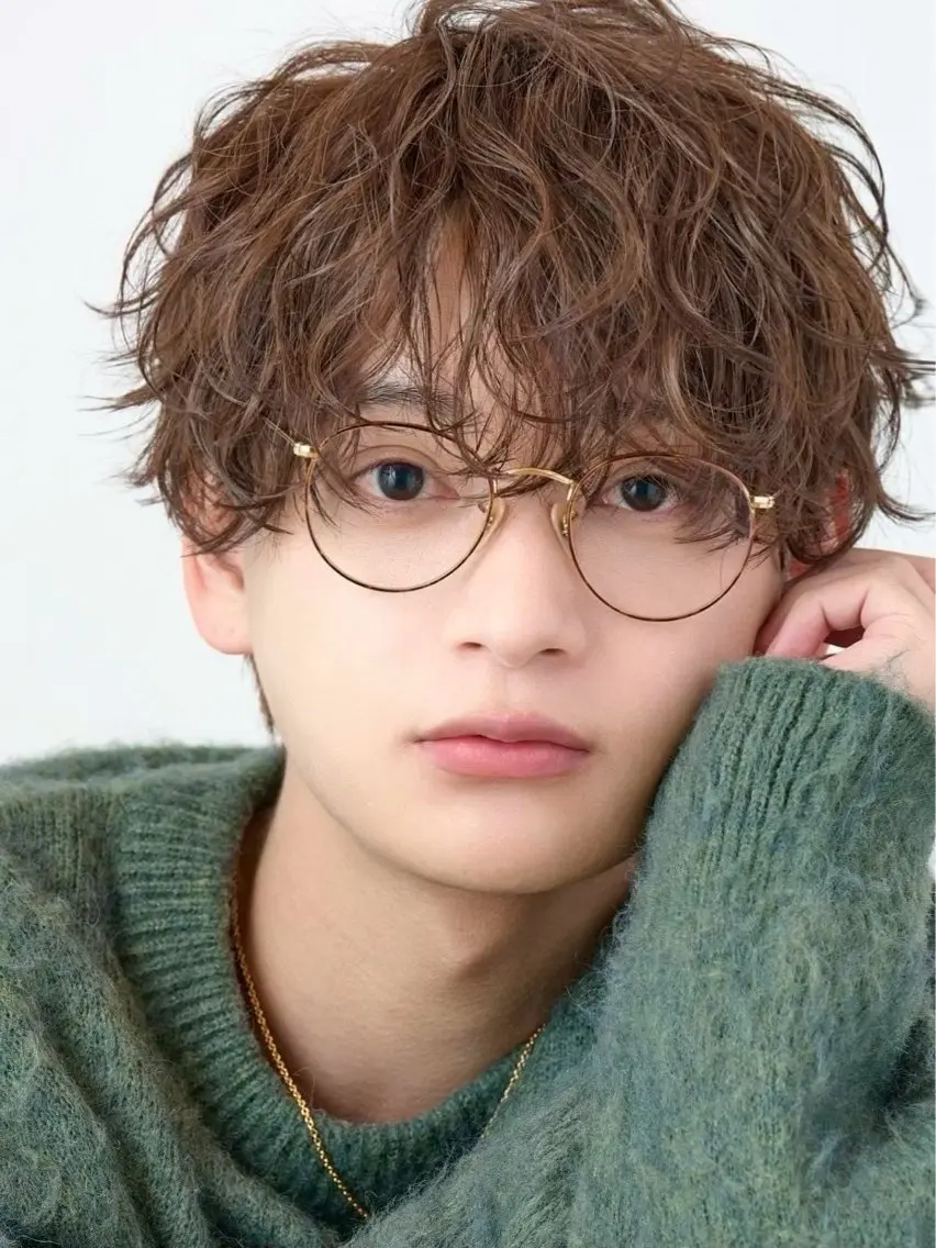 ショート カラー パーマ メンズ 渡部 武瑠のヘアスタイル