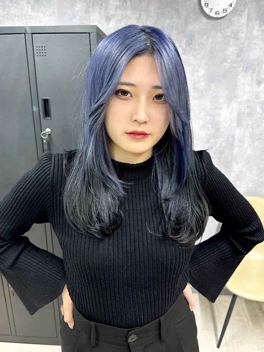 セミロング カラー ブリーチ ケアブリーチ ダブルカラー イヤリングカラー ハイトーンカラー 【.ico】心斎橋/ レイヤー/飛田ゆうきのヘアスタイル