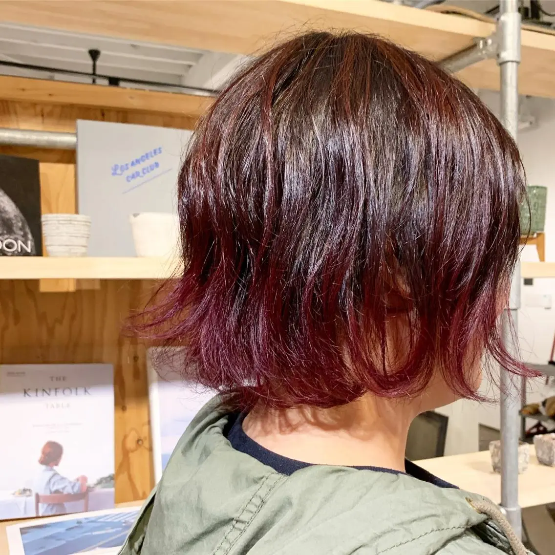 カラー バイオレットカラー コウノス マサコのヘアスタイル